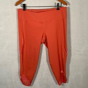 Adidas cropped active leggings. Size L
